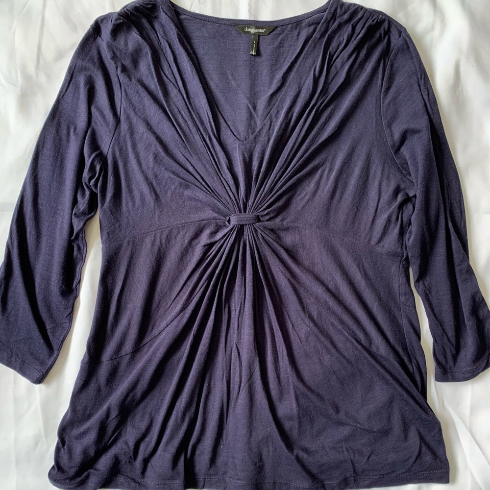 DAISY FUENTES |  Navy blue v-neck long sleeve top, large with rouching front